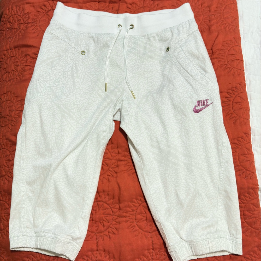 Nike Sportswear Women White Shorts  Pink Logo  Size M Retro